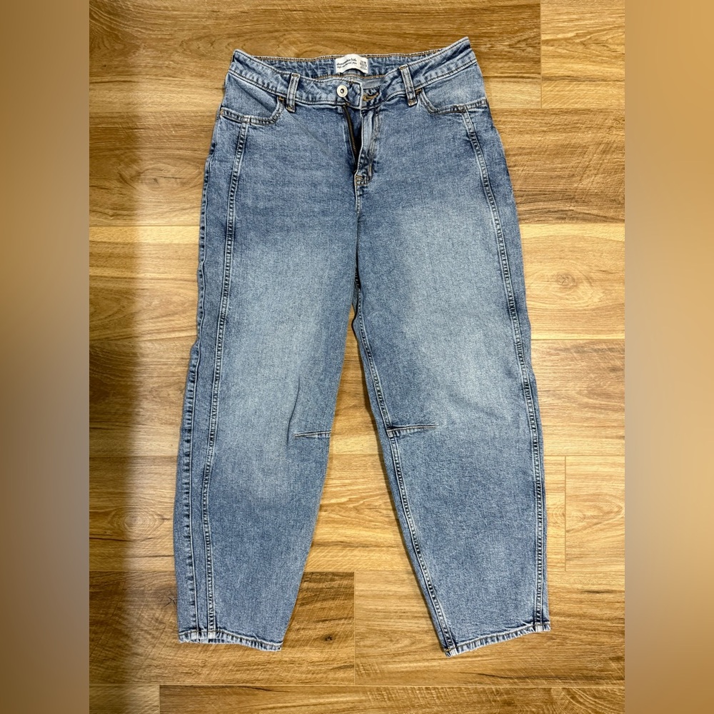 High rise barrel Jean from Abercrombie kids size 17/18